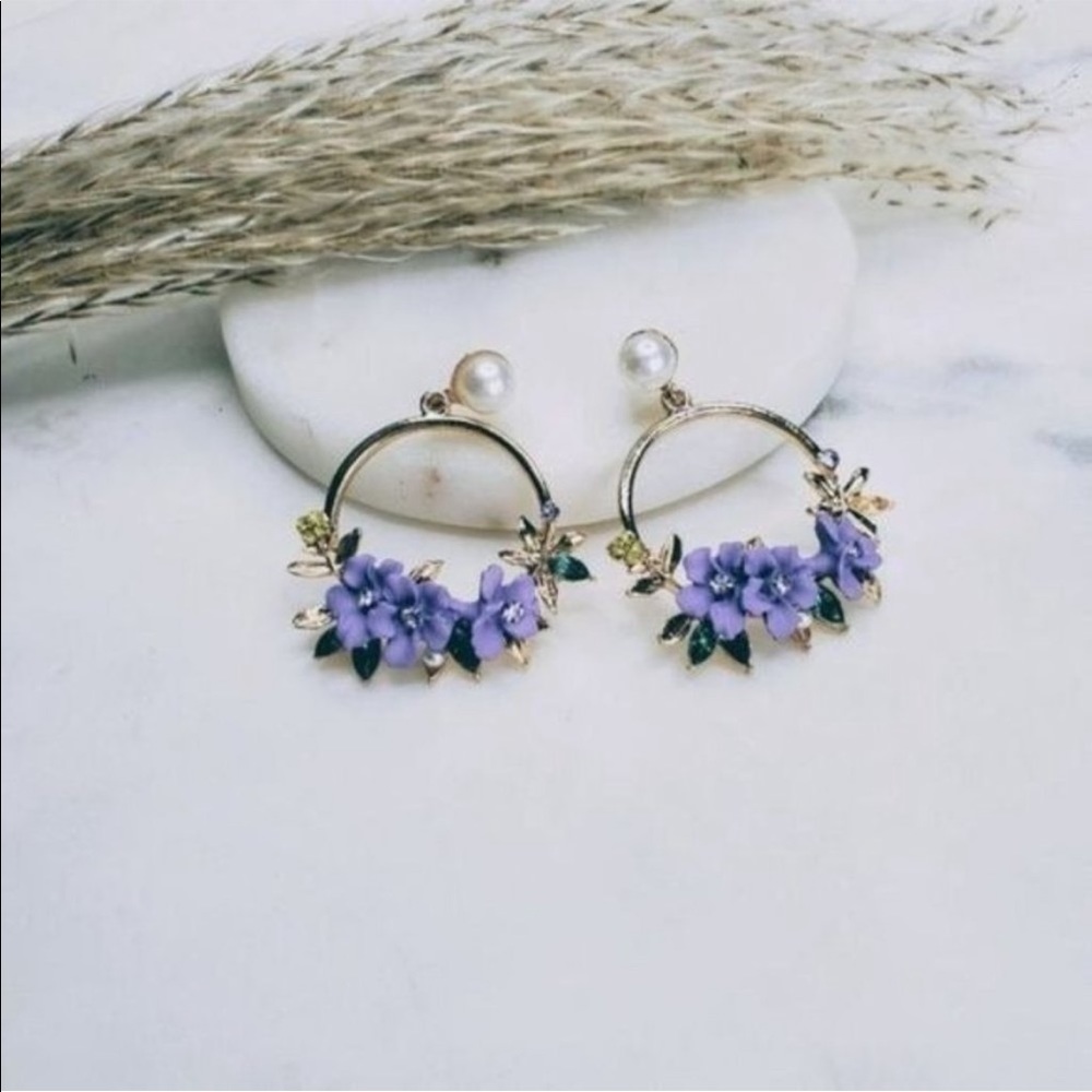 purple flower statement earrings pearl with crystal - Picture 4 of 6